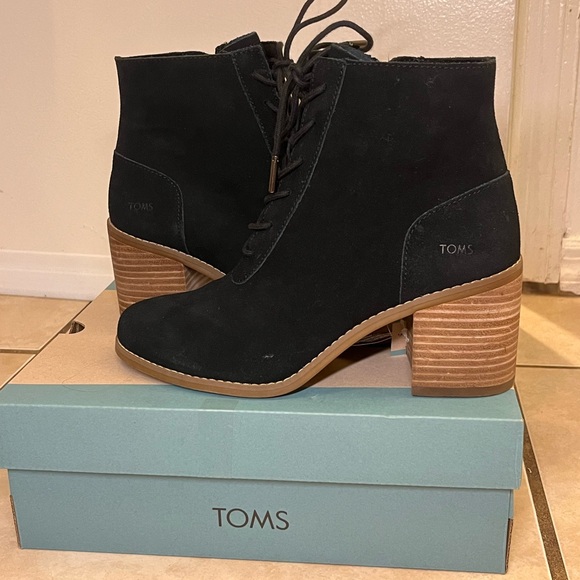 TOMS Women's Black Ankle Booties with Brown Heel - Picture 2 of 4